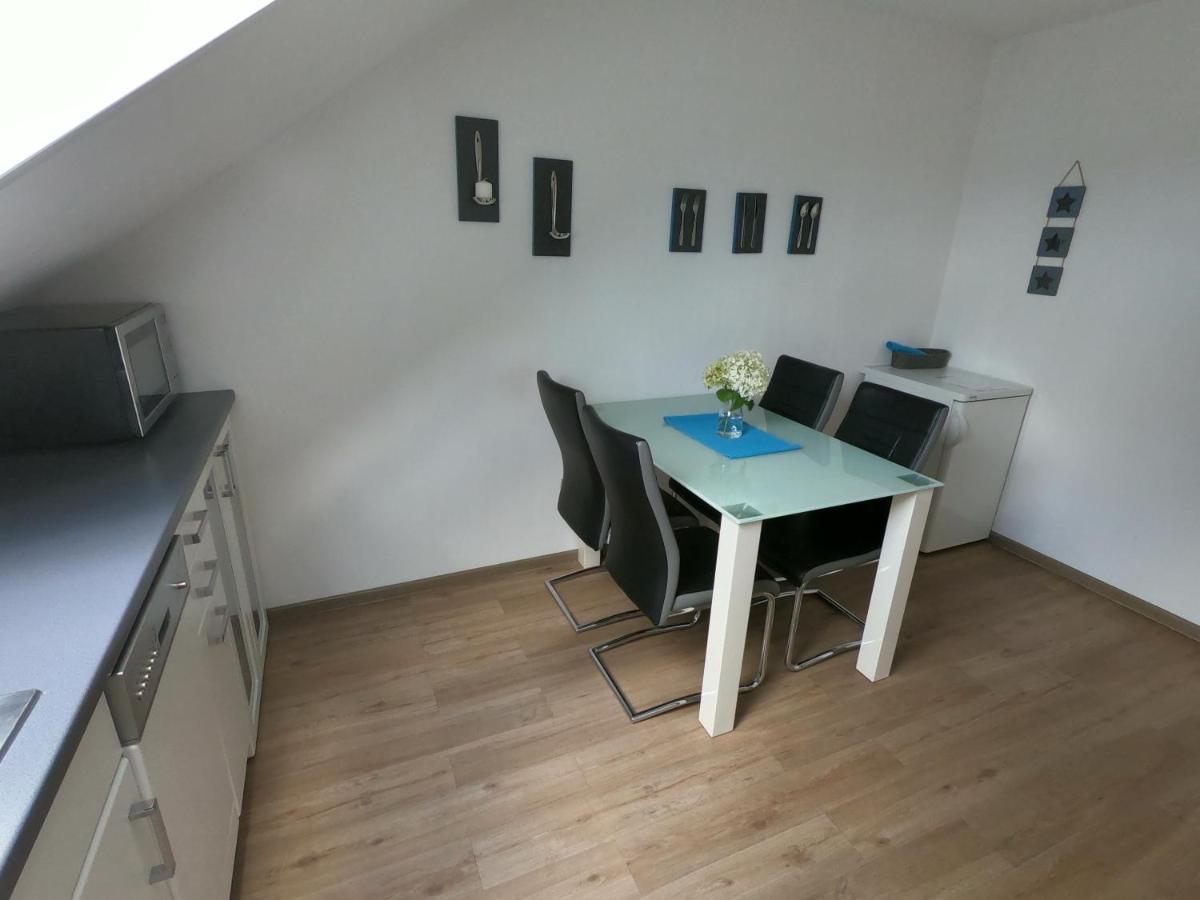 Moderne Ferienwohnung In Durmersheim 2 Zi, Naehe Rhein Und Messe Ka Bagian luar foto